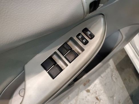 Used 2010 Toyota Corolla LE image 12