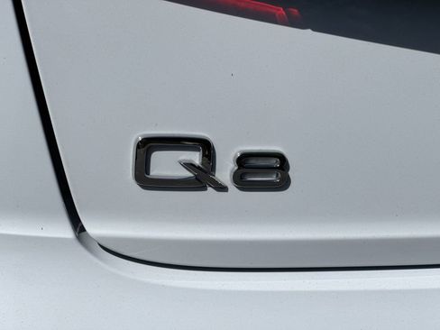 Used 2020 Audi Q8 Premium Plus w/ Premium Plus Package AWD/4WD image 40