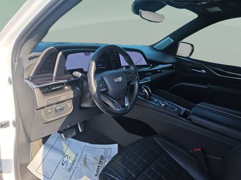 Used 2023 Cadillac Escalade ESV V AWD/4WD image 14