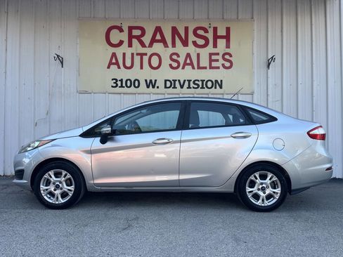 Used 2015 Ford Fiesta SE image 6