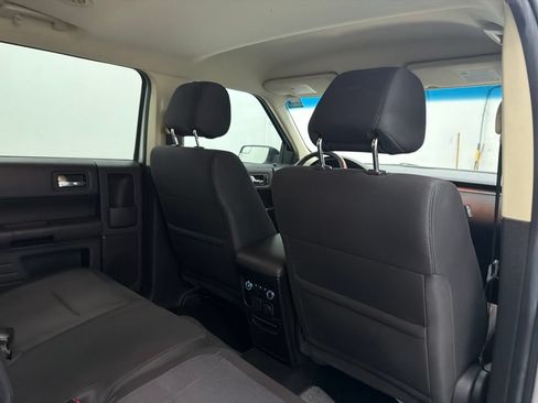 Used 2019 Ford Flex SE FWD image 26