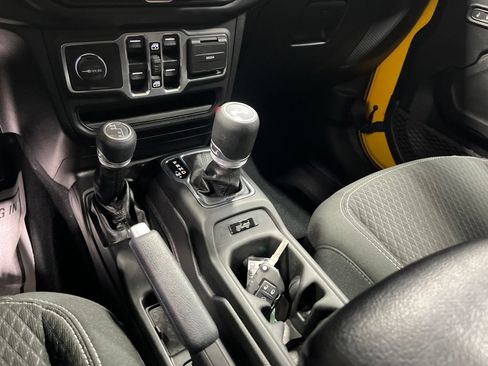 Used 2021 Jeep Wrangler Unlimited Sport AWD/4WD image 32