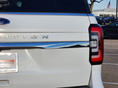 Used 2023 Ford Expedition Limited image 16