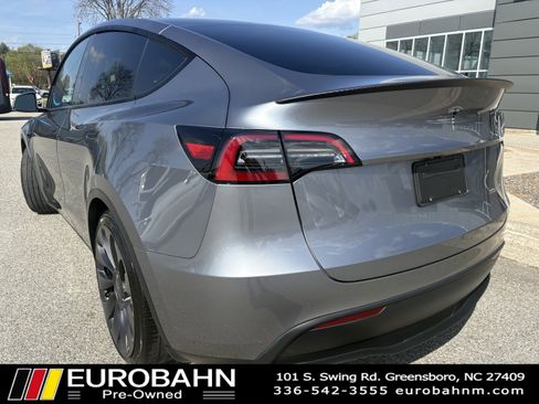 Used 2024 Tesla Model Y Performance image 3