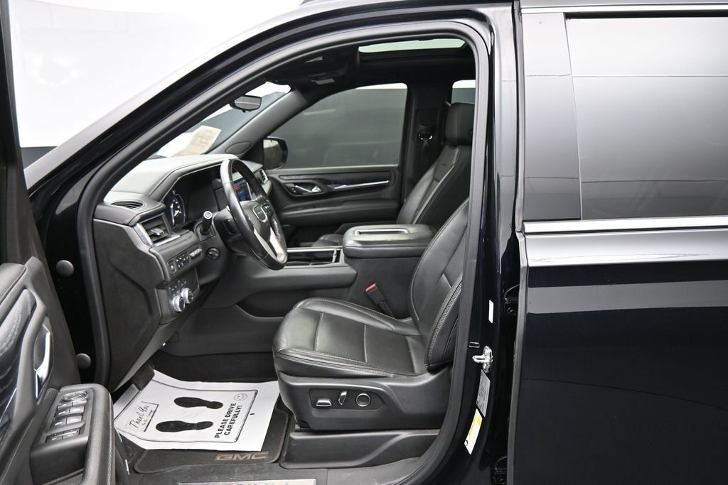 Used 2021 GMC Yukon Denali w/ Denali Premium Package AWD/4WD image 10