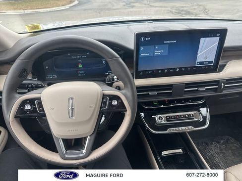 Used 2024 Lincoln Corsair Reserve w/ Equipment Group 201A image 14