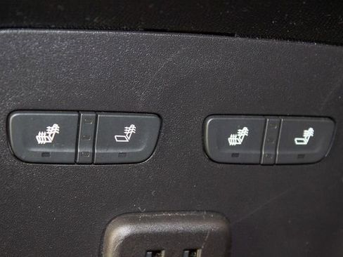 Used 2020 Chevrolet Equinox Premier image 17