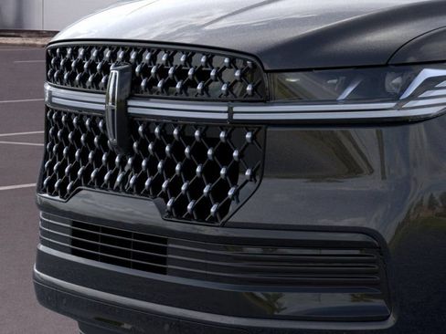 New 2026 Lincoln Navigator Black Label AWD/4WD image 17