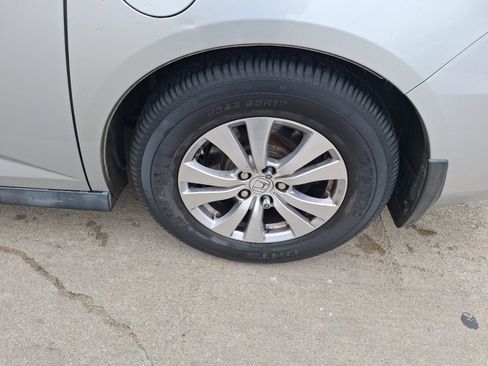 Used 2014 Honda Odyssey EX image 11