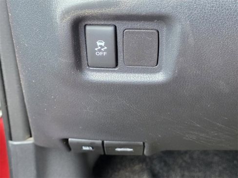 Used 2016 Nissan Versa Note SR image 19