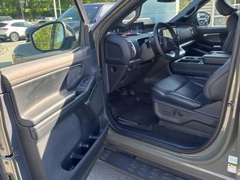 Used 2025 Ford Expedition Tremor AWD/4WD image 14