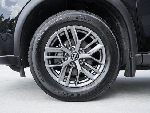 Used 2023 Nissan Rogue S AWD/4WD image 29