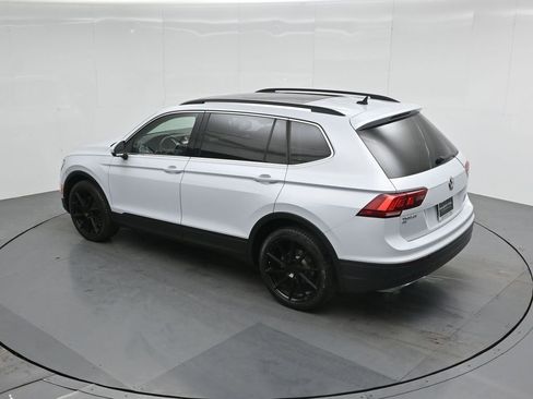 Used 2019 Volkswagen Tiguan SE w/ Panoramic Sunroof Package FWD image 42