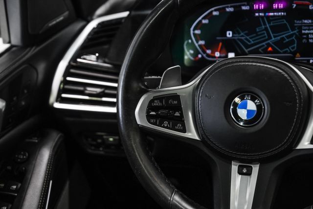 Used 2020 BMW X5 M50i AWD/4WD image 19