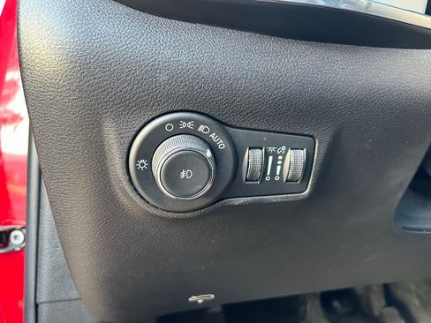 Used 2023 Jeep Compass Limited image 18