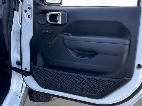 Used 2026 Jeep Wrangler Rubicon AWD/4WD image 22
