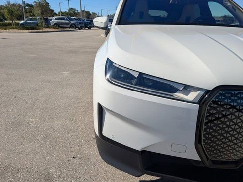 Used 2023 BMW iX xDrive50 image 12