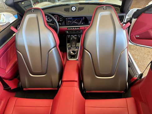 Used 2023 Porsche 911 Turbo image 42