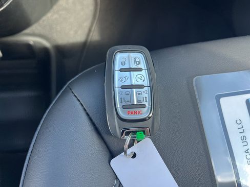 New 2026 Chrysler Pacifica Select image 33