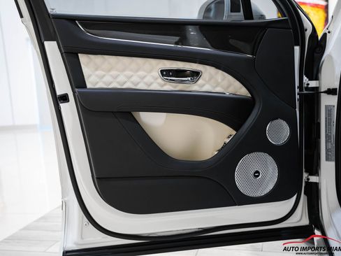 Used 2022 Bentley Bentayga Speed image 41