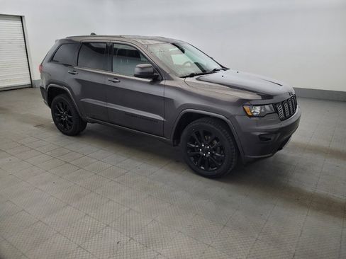 Used 2020 Jeep Grand Cherokee Altitude AWD/4WD image 11