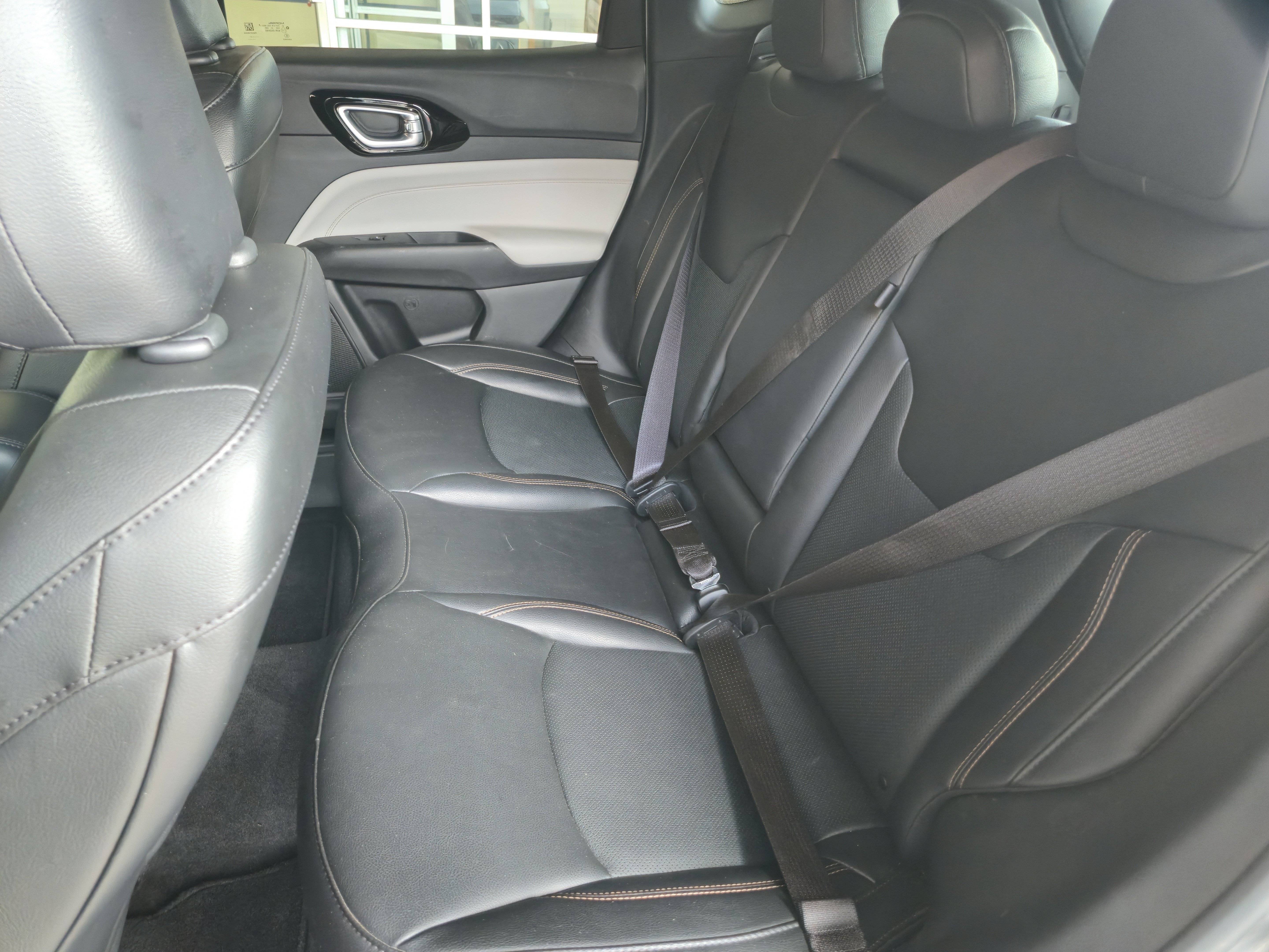 Used 2023 Jeep Compass Limited AWD/4WD image 11