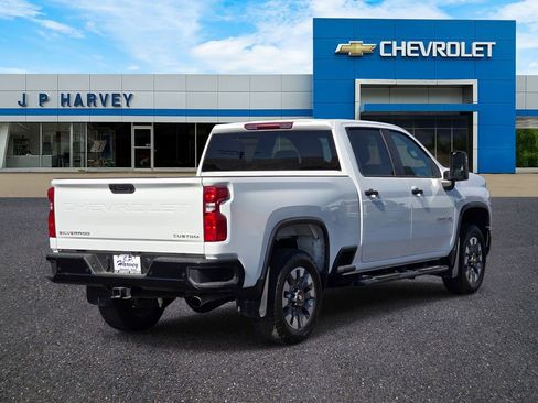 Used 2025 Chevrolet Silverado 2500 Custom w/ Custom Value Package image 6