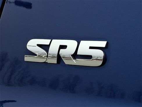 Used 2015 Toyota Tundra SR5 w/ TRD Off Road Package image 31