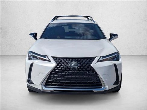 Used 2019 Lexus UX 200 w/ Premium Package image 2