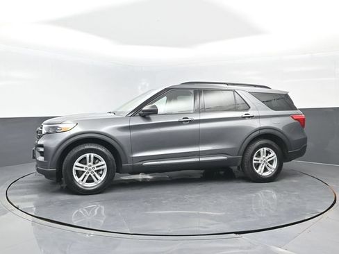 Certified 2023 Ford Explorer XLT w/ Equipment Group 202A AWD/4WD image 4