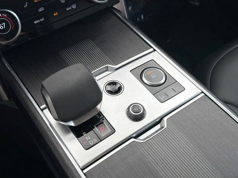 Used 2023 Land Rover Range Rover Long Wheelbase First Edition image 29