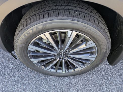 New 2026 Nissan Pathfinder Platinum image 10