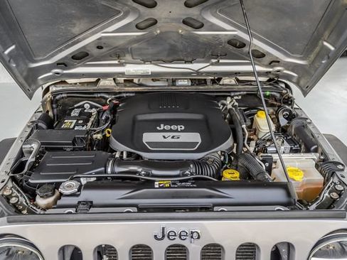 Used 2017 Jeep Wrangler Unlimited Sport w/ Quick Order Package 24S AWD/4WD image 16
