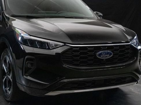 Used 2023 Ford Escape ST-Line Select w/ Tech Pack #2 AWD/4WD image 4