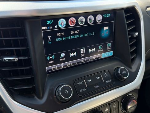 Used 2019 GMC Acadia SLT w/ Black Edition image 19