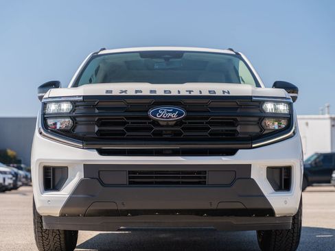 New 2026 Ford Expedition Max Active image 2