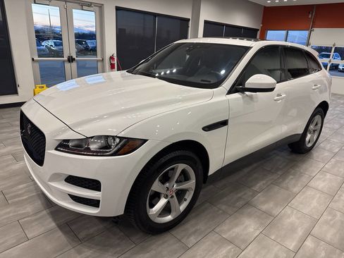 Used 2020 Jaguar F-PACE Premium image 9