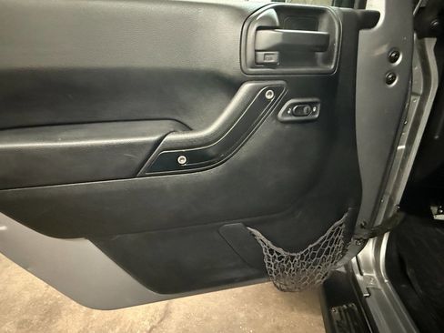 Used 2017 Jeep Wrangler Unlimited Sport w/ Quick Order Package 24S image 13