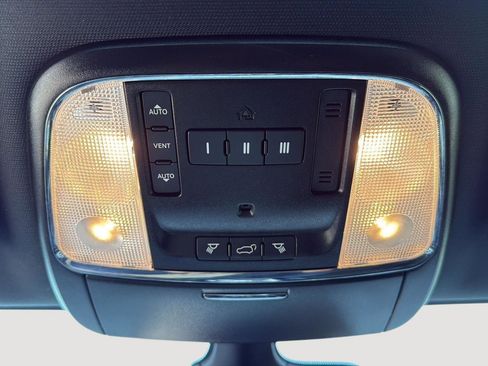 Used 2021 Jeep Grand Cherokee Laredo X image 17