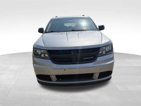 Used 2018 Dodge Journey SE w/ Connectivity Group FWD image 8