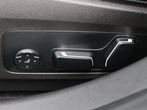 New 2025 BMW 330i xDrive Sedan w/ M Sport Package image 29