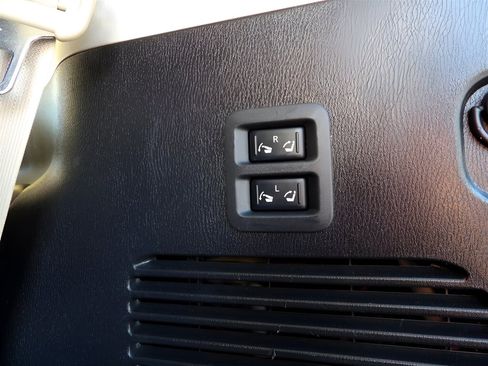 Used 2019 Nissan Armada SL w/ Premium Package image 41