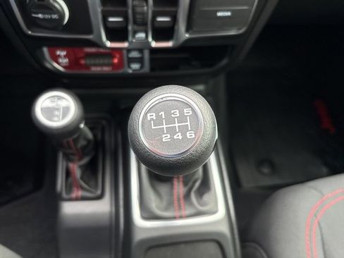 Used 2023 Jeep Gladiator Rubicon w/ Cold Weather Group image 24