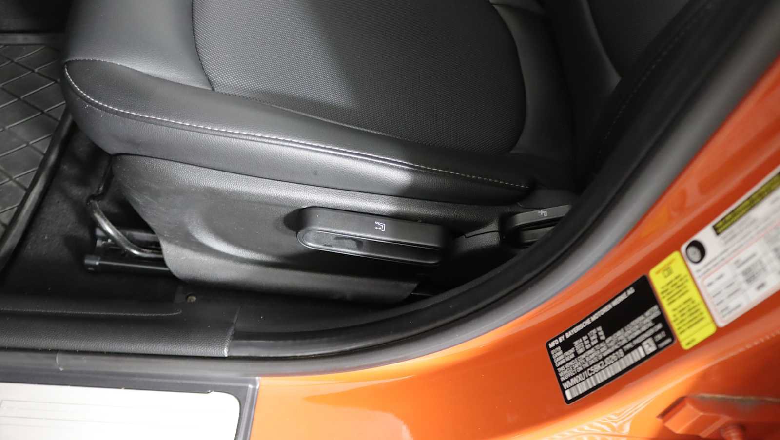 Used 2019 MINI Cooper 4-Door Hardtop FWD image 18