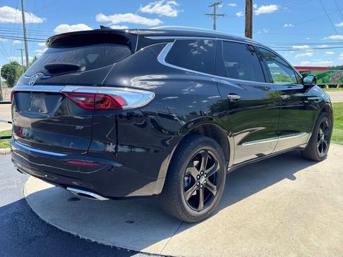 Used 2024 Buick Enclave Essence w/ Experience Buick Package FWD image 7