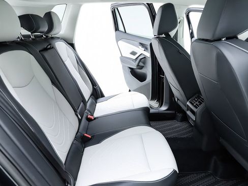 New 2026 Volkswagen Tiguan SE AWD/4WD image 77