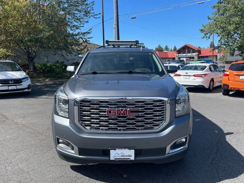 Used 2020 GMC Yukon SLT w/ Premium Edition AWD/4WD image 8