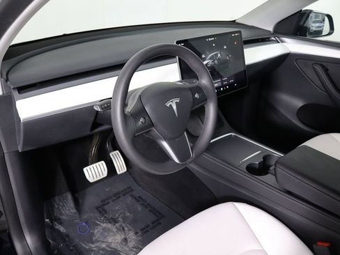Used 2023 Tesla Model Y Performance AWD/4WD image 22