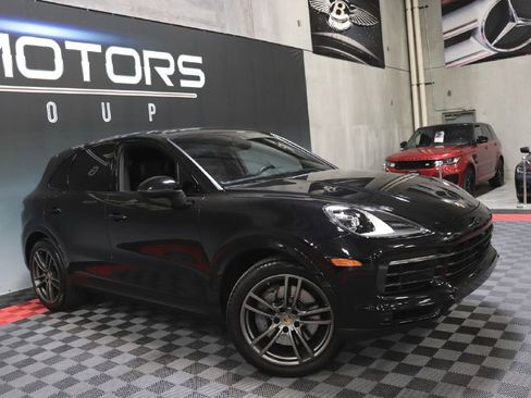 Used 2019 Porsche Cayenne S image 10