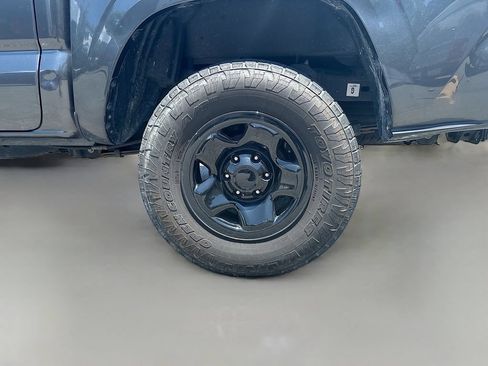 Used 2022 Toyota Tacoma SR AWD/4WD image 10